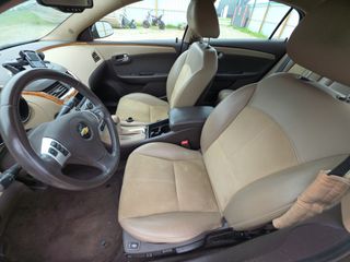 2011 Chevrolet Malibu 2LT - Interior Front Seat Image